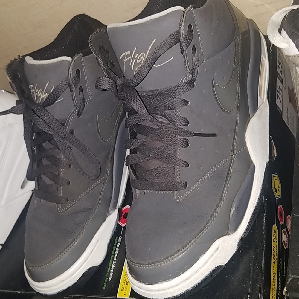 Selling shoes bought new ones